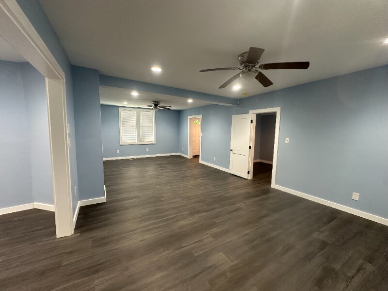 Building Photo - 265 Glade St