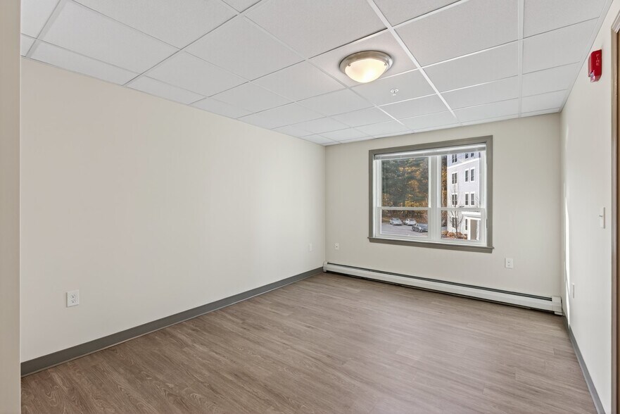 Building Photo - 300 E Bridge St