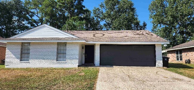 Building Photo - 15437 Jester Ave