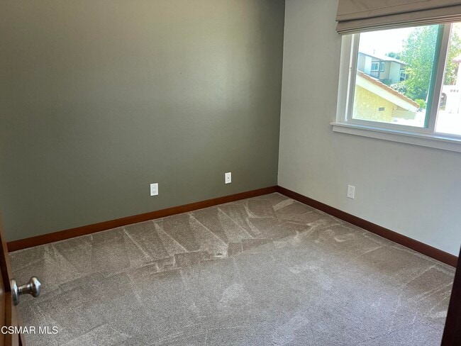 Building Photo - 176 Shamrock Ct