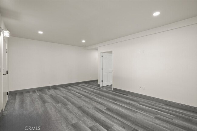 Building Photo - 14335 Hamlin St