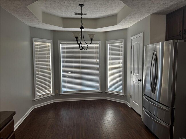 Building Photo - 9133 Saw Tooth Loop