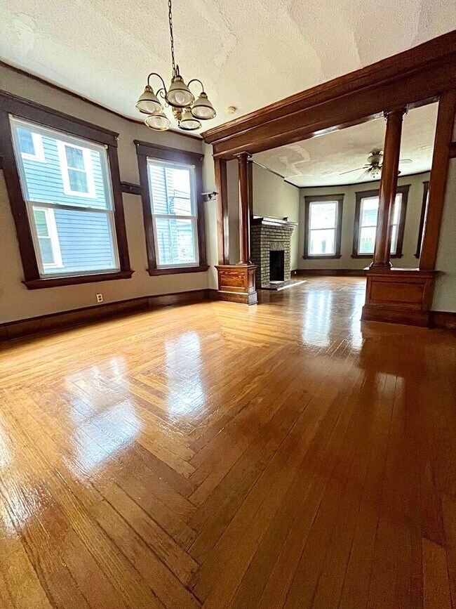 Building Photo - 49-49 Pendleton St