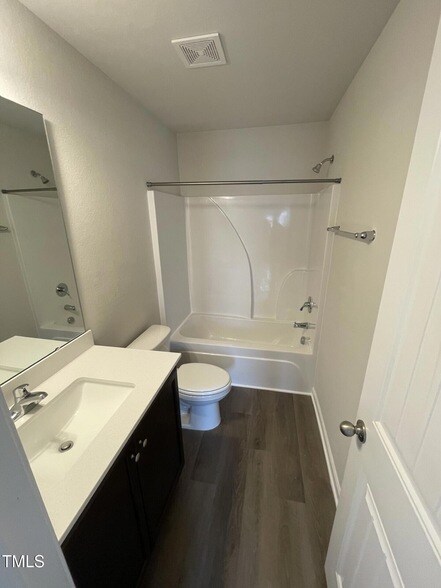 Building Photo - 1059 Peony Ln
