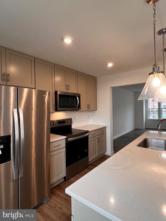 Building Photo - 21 Scrub Pne Ct