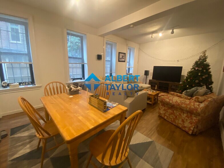 Building Photo - 24 Isabella St