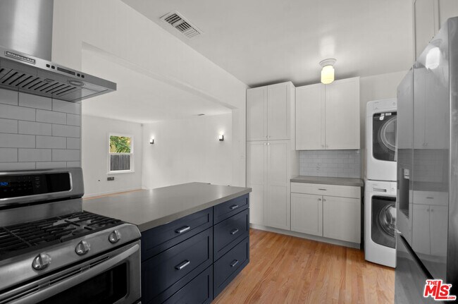 Building Photo - 10944 Aletta Ave