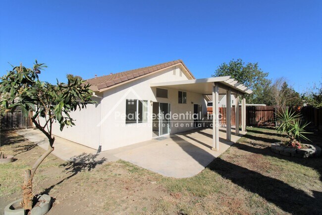 Building Photo - Updated 4bd/2ba Elk Grove Home with 2 Car Garage