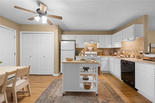 Building Photo - 805 San Pedro Dr