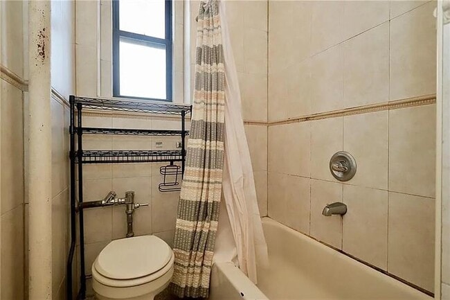 Building Photo - 1289 E 19th St