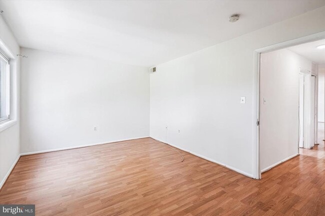 Building Photo - 9274 Adelphi Rd