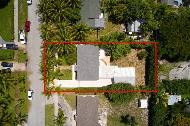 Building Photo - 222 Bayberry Dr