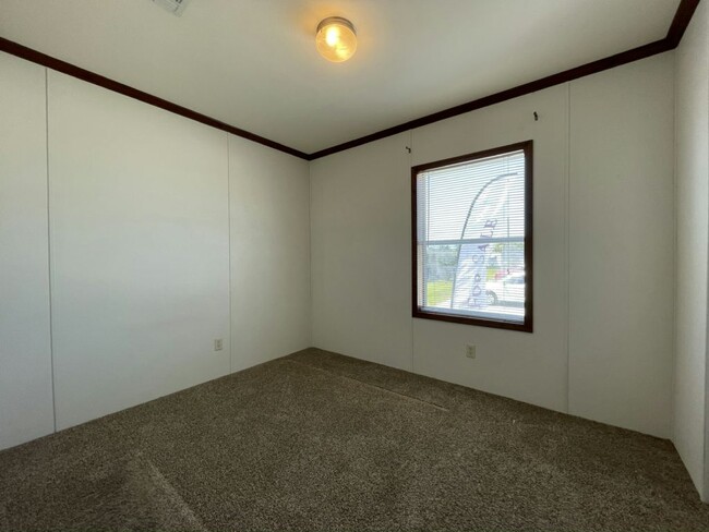 Building Photo - 757 Harbor Cir