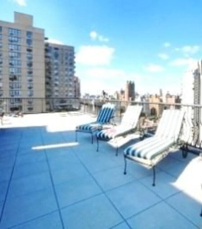 Building Photo - 343 E 74th St