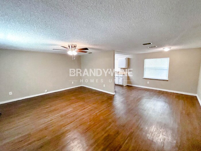 Building Photo - 5937 Camaro Dr W