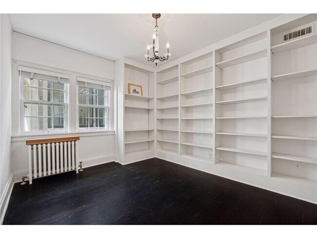 Building Photo - 1785 Dupont Ave S