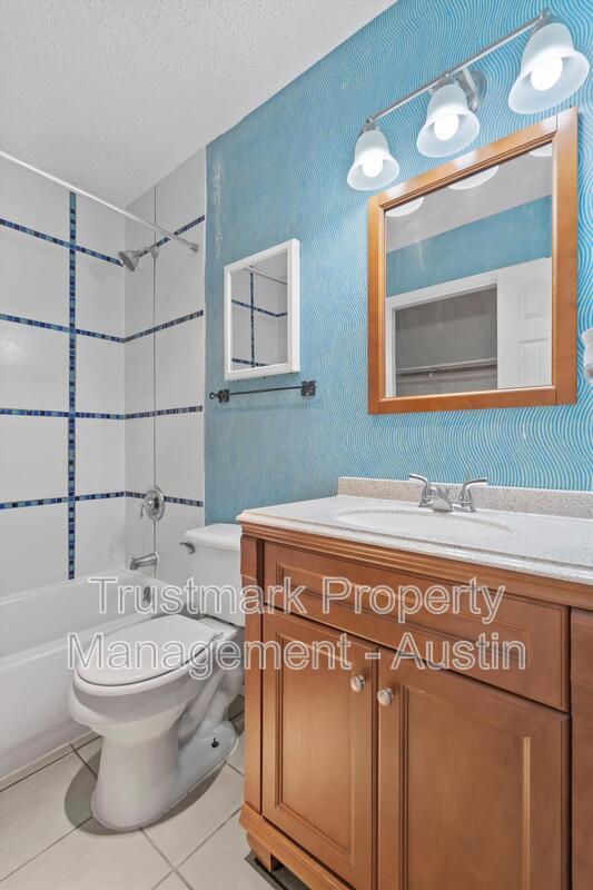 Building Photo - 11908 Broad Oaks Dr