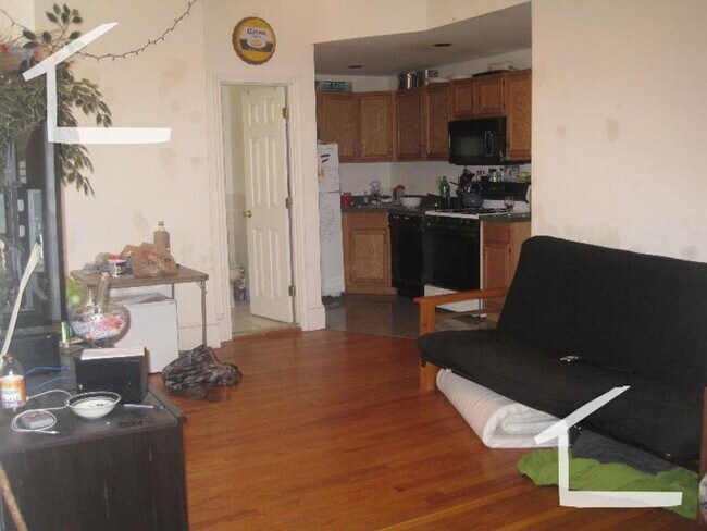 Building Photo - NO FEE!  Perfect Apt for BU Students Near T with Heat and Hot Water Included