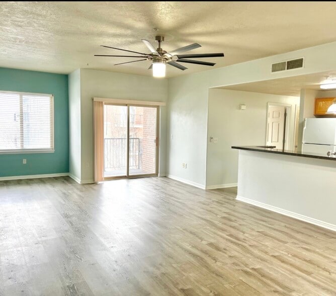 Building Photo - 175 Albion Village Way