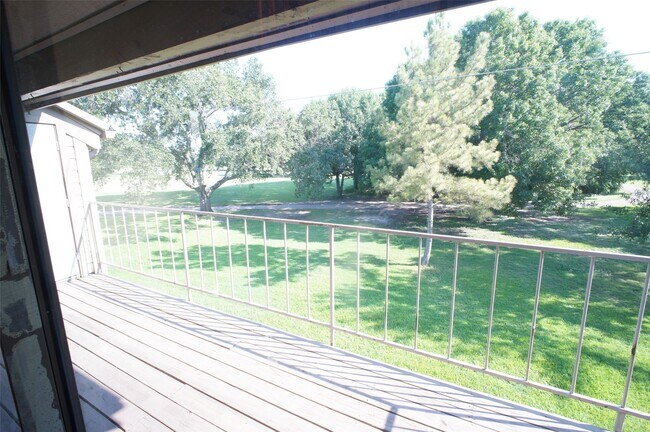 Building Photo - 8587 Sands Point Dr