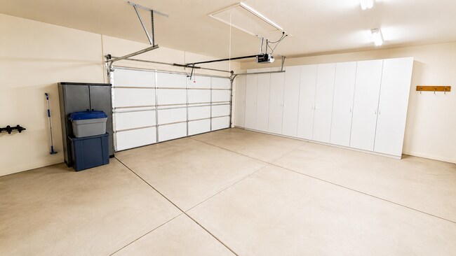 Building Photo - 1806 Sunstar Dr