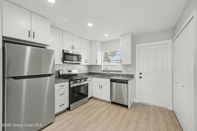 Building Photo - 2700 S Hwy A1A