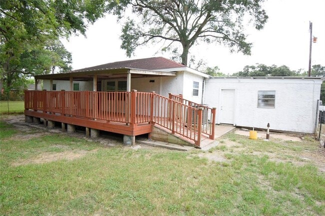 Building Photo - 2140 Hwy 6