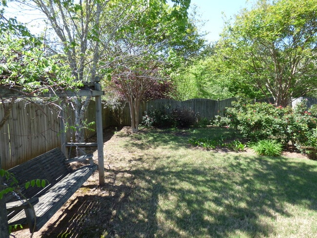 Building Photo - 380 Forest Lakes Dr
