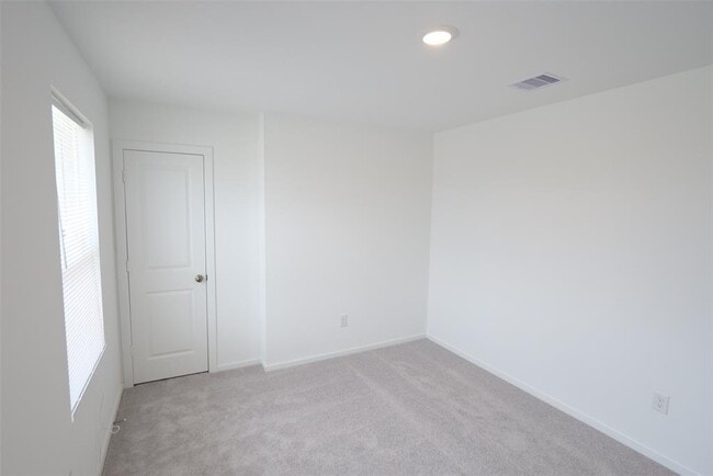 Building Photo - 26727 Feather Reed Dr