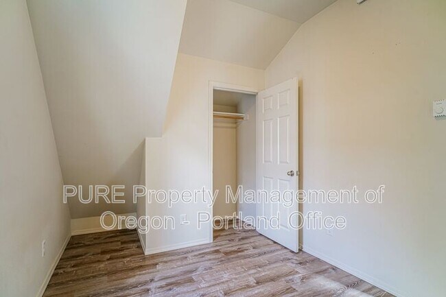 Building Photo - 5263 N Harvard St