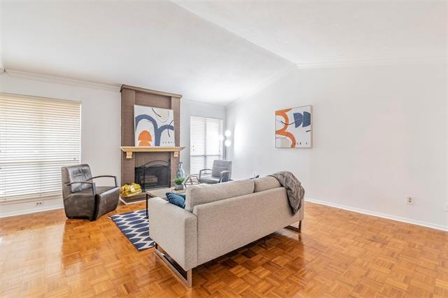 Building Photo - 10558 High Hollows Dr