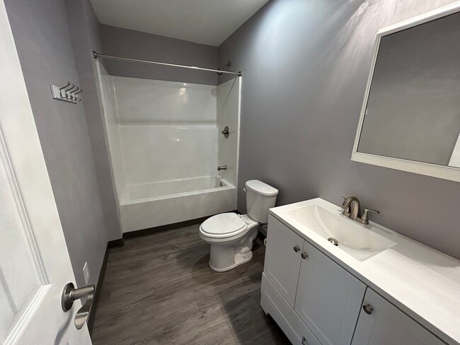 Building Photo - 58-60 Morning Dr