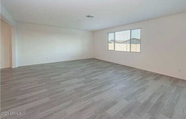 Building Photo - 7251 N 125th Dr