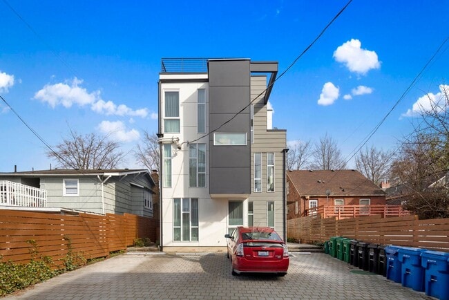 Building Photo - Modern Beacon Hill Townhome | Rooftop Deck...