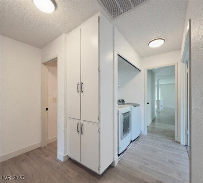 Building Photo - 6779 Pine Valley Dr