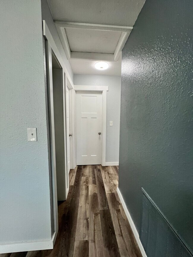 Building Photo - 2 Bed 1 Bath Home w/ Huge Shop For Rent!!!