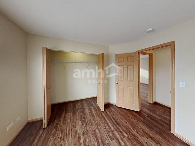 Building Photo - 6516 Roth Dr