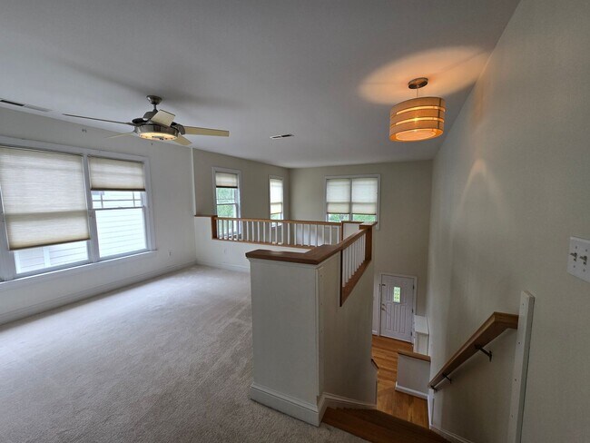 Building Photo - Stylish 3BR, 3BA Townhouse – Prime Location Near Durham & Chapel Hill!