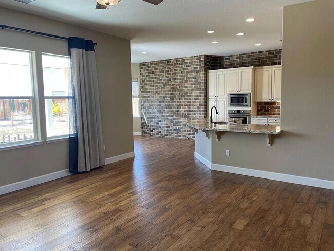 Building Photo - 342 Desert Chukar Dr