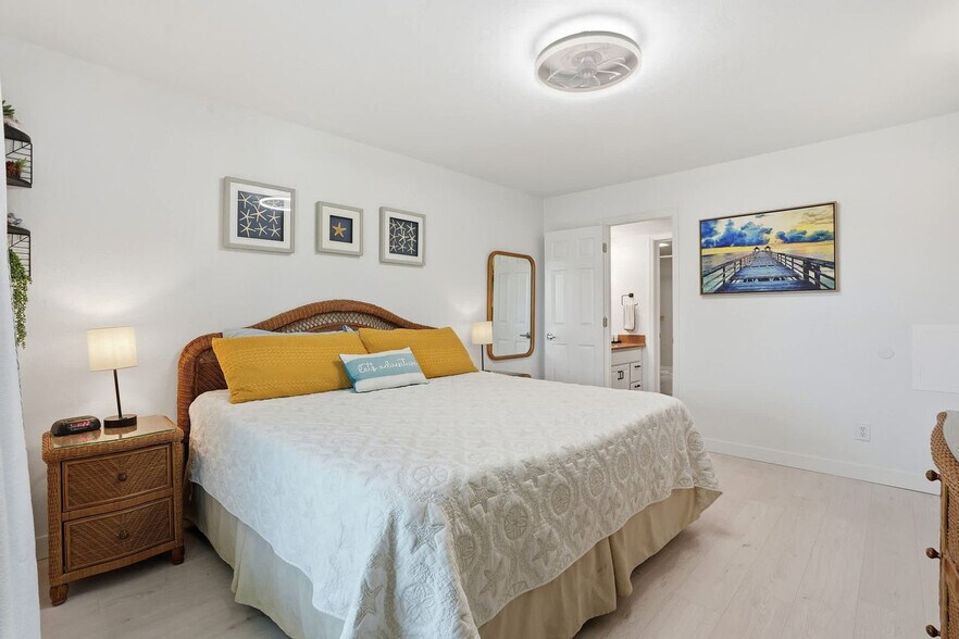 Building Photo - 600 Neapolitan Way