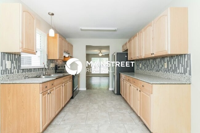 Building Photo - 3 Bedroom Pet-Friendly Home in St. Louis, MO with Main Street Renewal