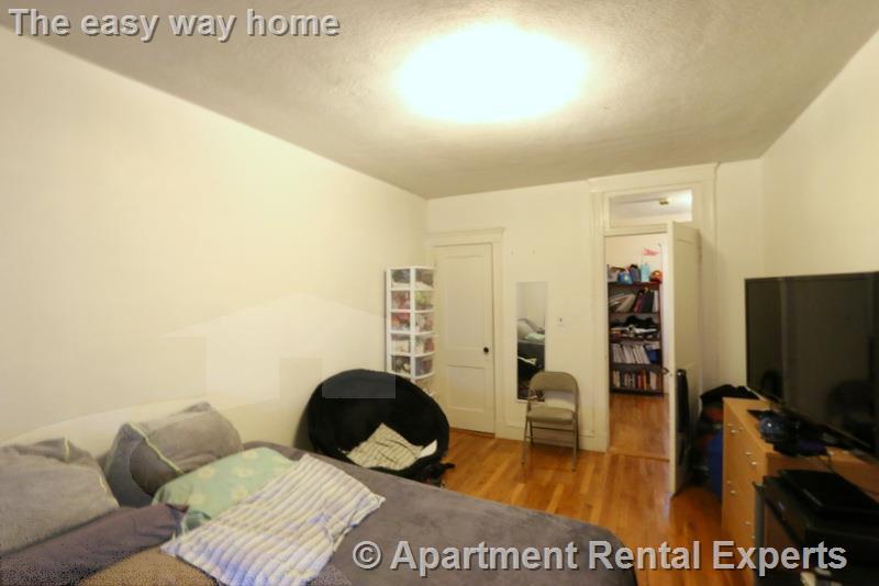 Building Photo - 335 A Harvard St