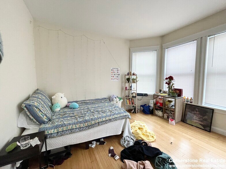 Building Photo - 1625 Tremont St