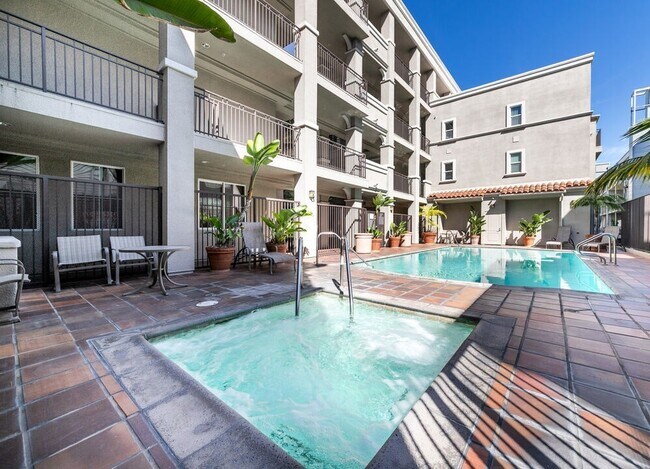 Building Photo - 4060 Glencoe Ave