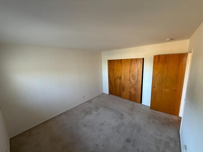 Building Photo - 154 44th Ave