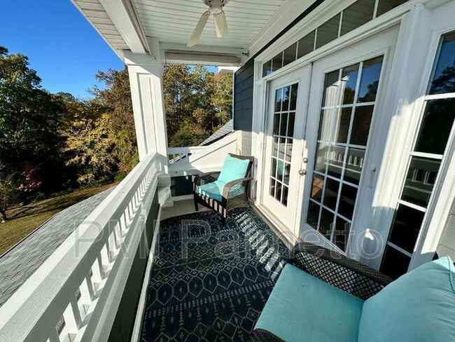 Building Photo - 120 Breezes Dr