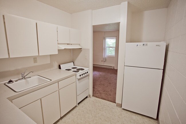 Primary Photo - West Hills Village