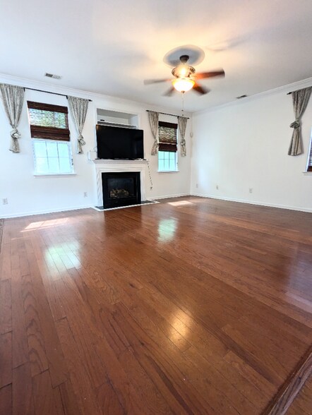 Building Photo - 9220 S Moreto Cir
