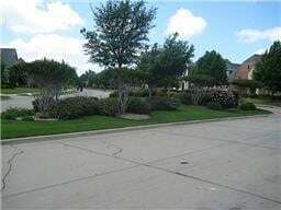 Building Photo - 2207 Canterbury Dr