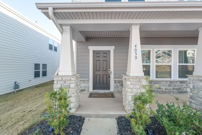 Building Photo - Beautiful 4 bedroom home in Belmont!